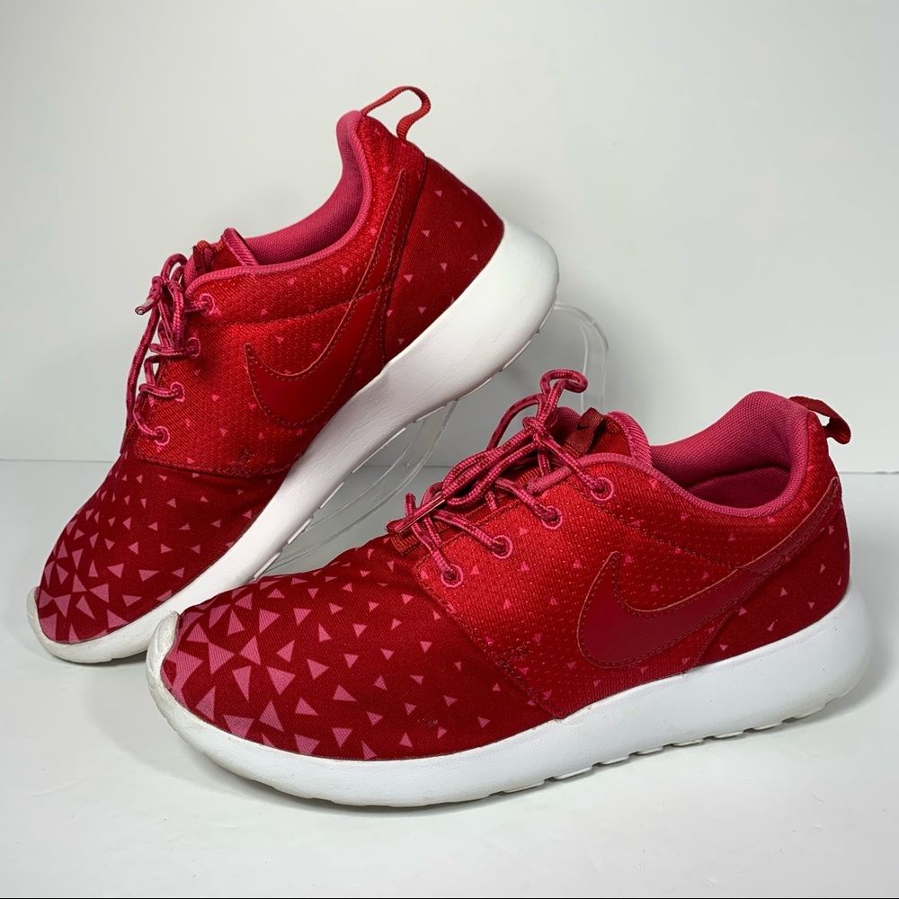 Nike Roche One Run GS Red/ Pink Triangles Shoes 599729-602 Women's 7.5 (6 Youth)